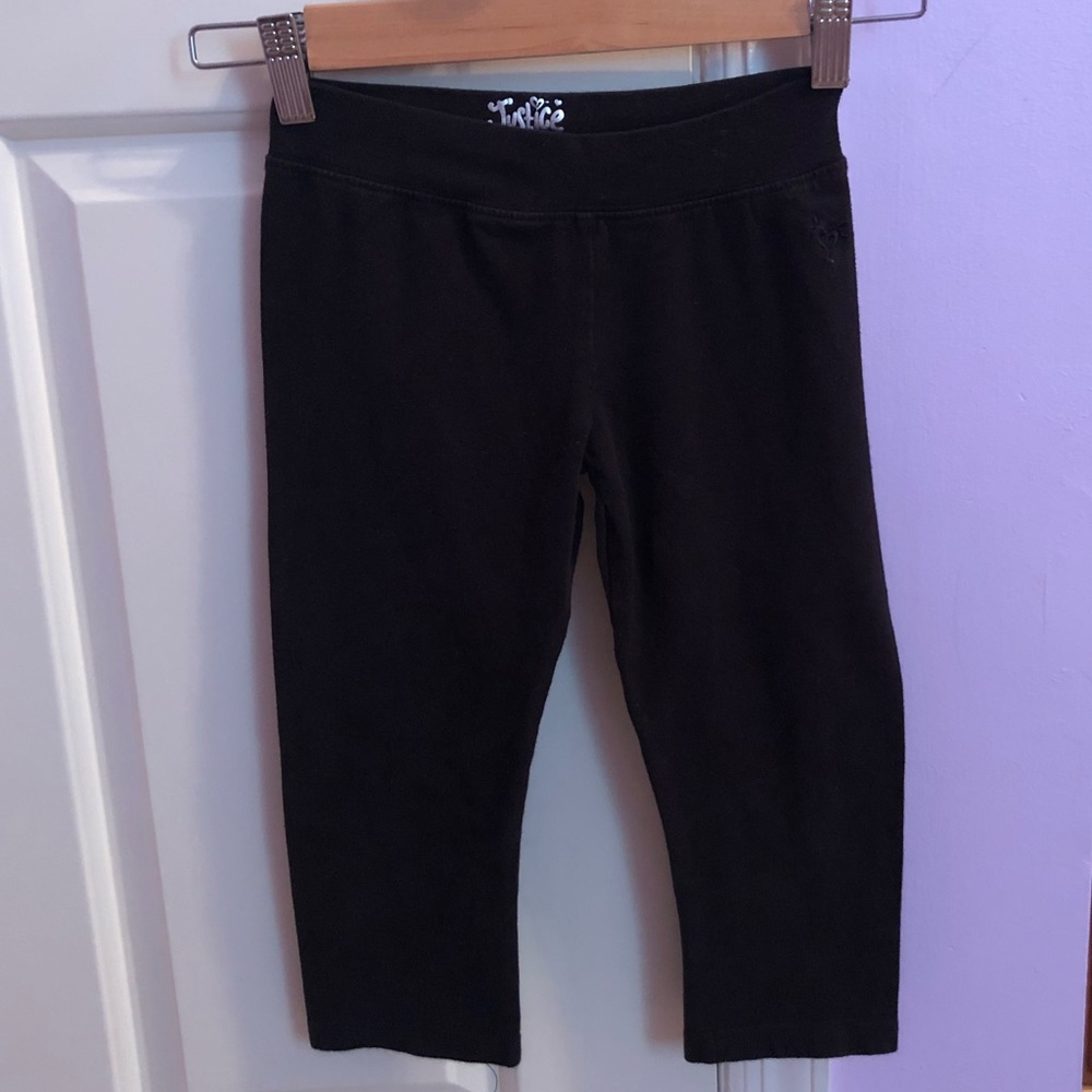 Black capris